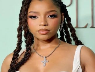 Chloe Bailey with-signature-locs